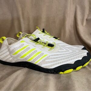 Men's White and Neon Yellow Lightweight Sneakers